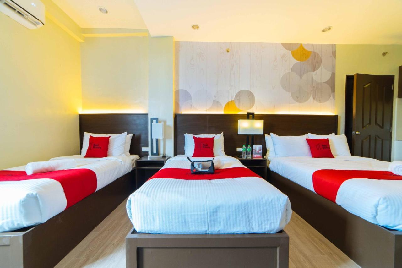 ホテル Reddoorz Premium @ Sta Rosa Tagaytay Road Silang エクステリア 写真