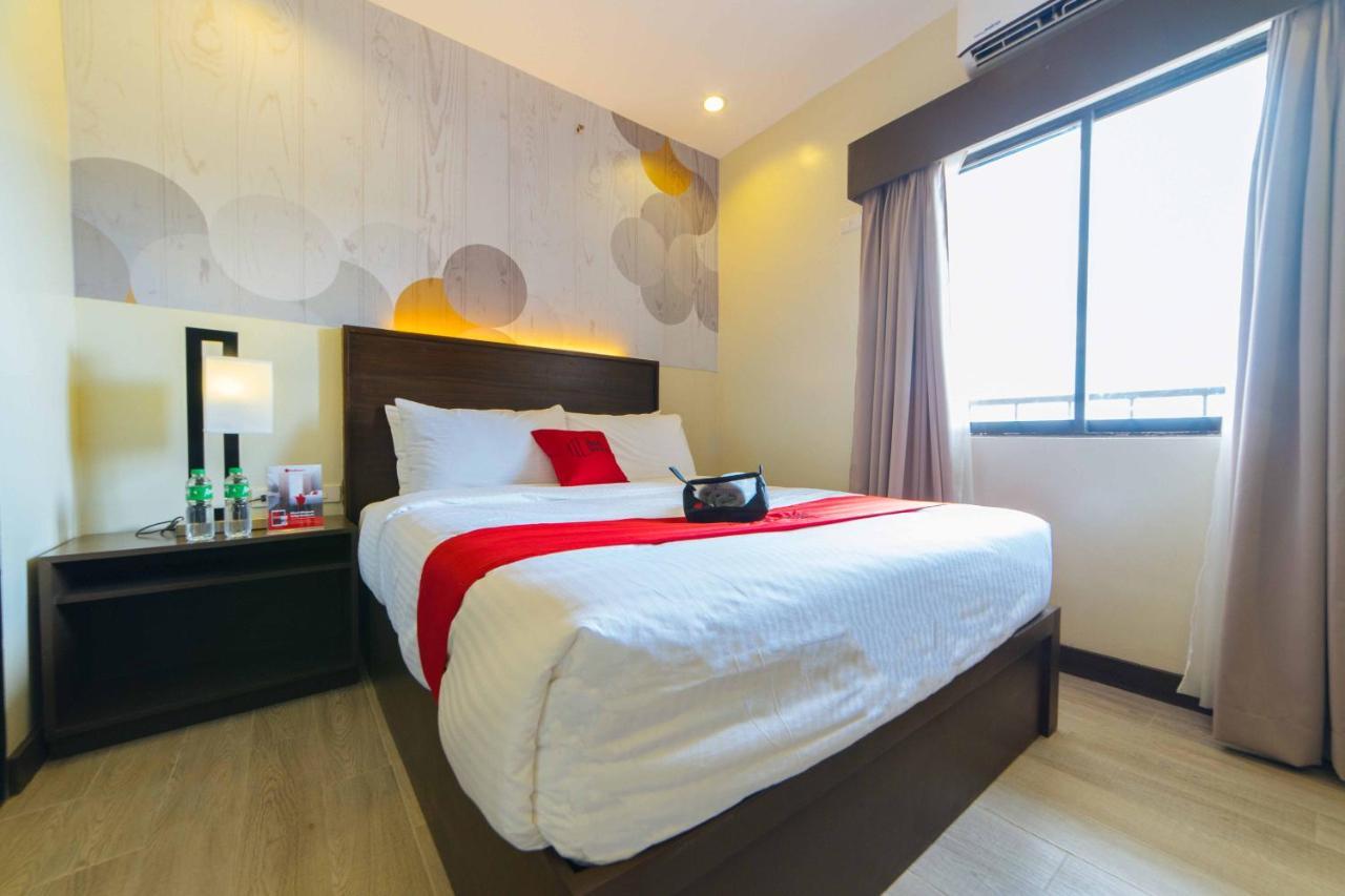 ホテル Reddoorz Premium @ Sta Rosa Tagaytay Road Silang エクステリア 写真