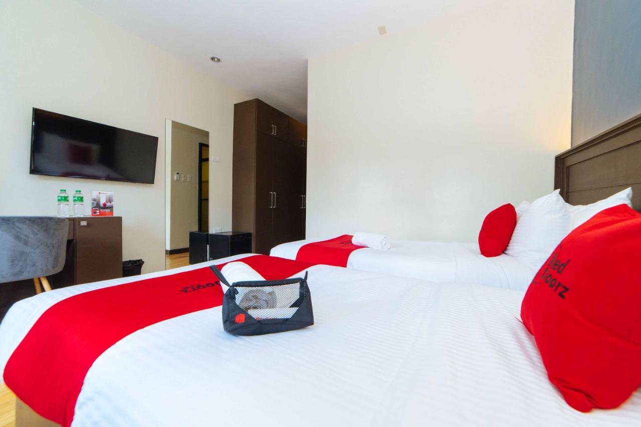 ホテル Reddoorz Premium @ Sta Rosa Tagaytay Road Silang エクステリア 写真
