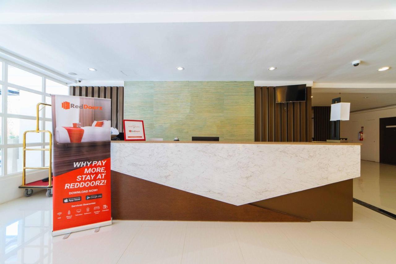 ホテル Reddoorz Premium @ Sta Rosa Tagaytay Road Silang エクステリア 写真