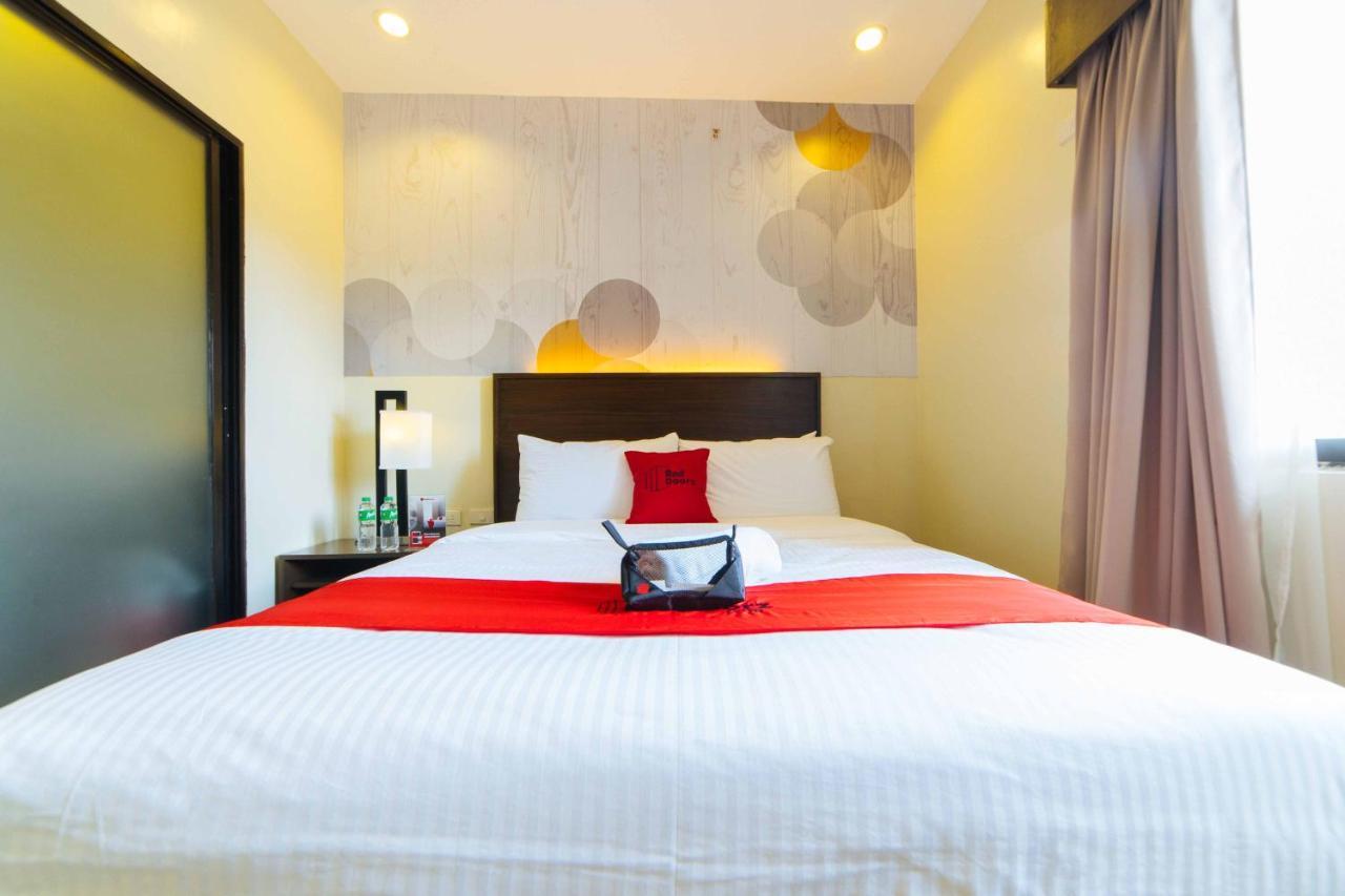 ホテル Reddoorz Premium @ Sta Rosa Tagaytay Road Silang エクステリア 写真