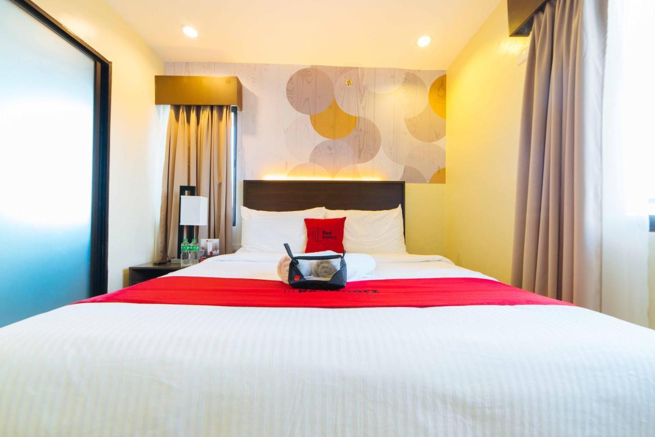 ホテル Reddoorz Premium @ Sta Rosa Tagaytay Road Silang エクステリア 写真