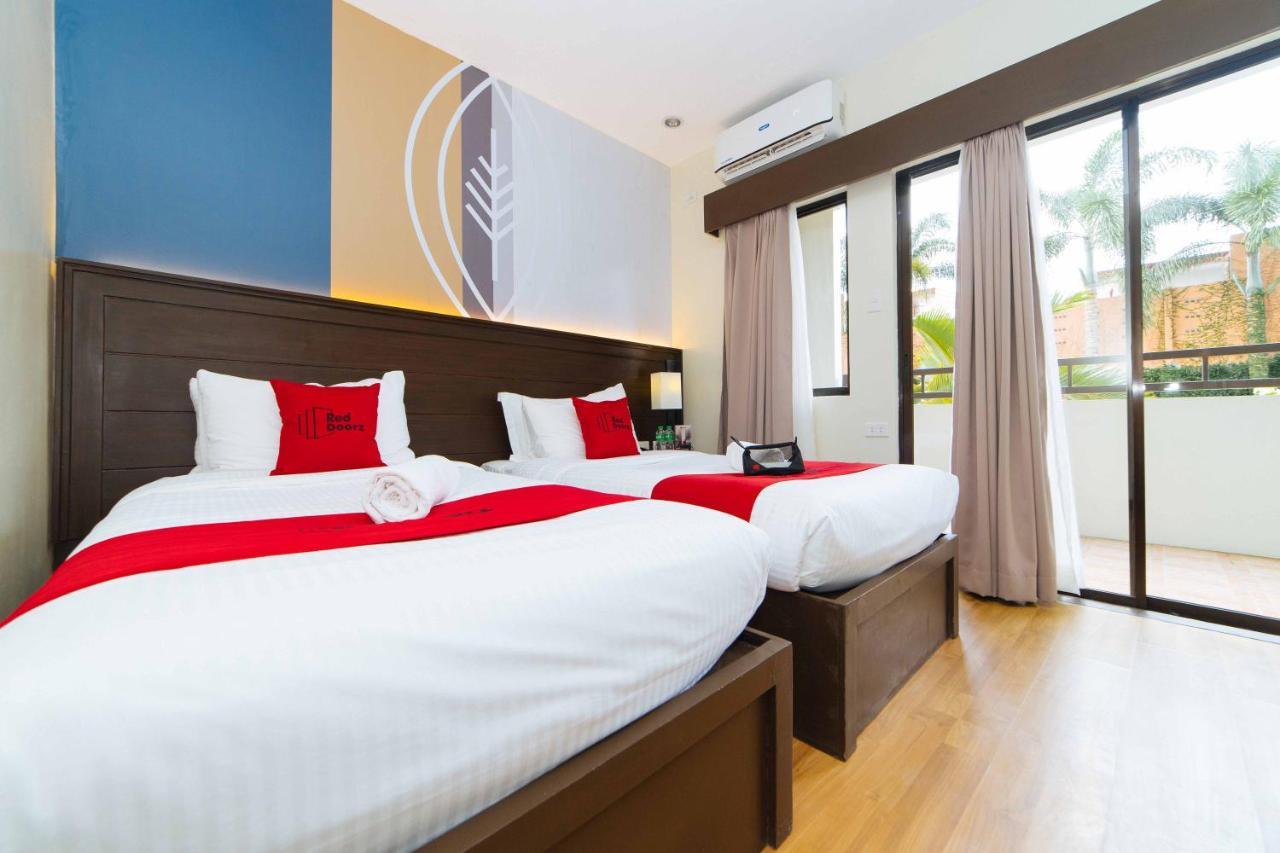 ホテル Reddoorz Premium @ Sta Rosa Tagaytay Road Silang エクステリア 写真