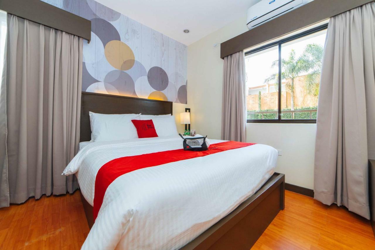 ホテル Reddoorz Premium @ Sta Rosa Tagaytay Road Silang エクステリア 写真