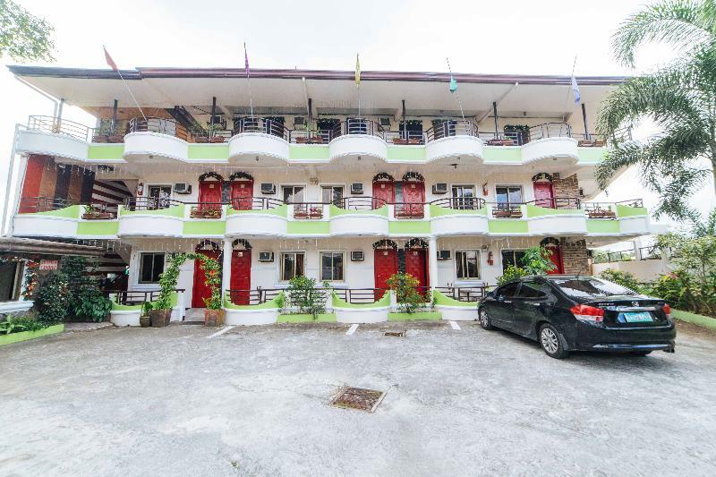 ホテル Reddoorz Premium @ Sta Rosa Tagaytay Road Silang エクステリア 写真