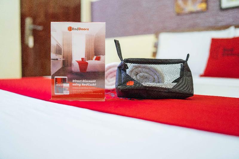 ホテル Reddoorz Premium @ Sta Rosa Tagaytay Road Silang エクステリア 写真